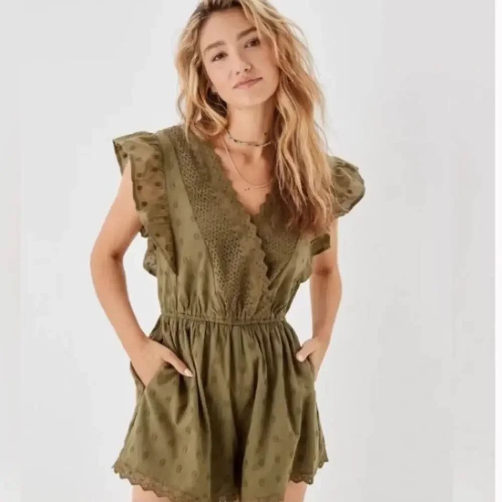 American Eagle Olive Eyelet Ruffle Sleeve Boho Romper Size S Festival Vacation